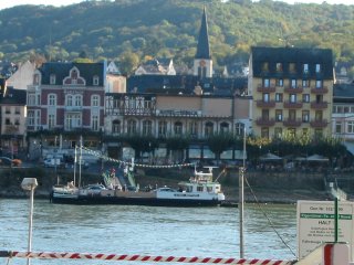 Rhein Fähre zwischen B42 und Boppard, Bild vom 01.10.2011