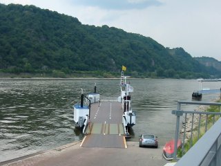 Rhein Fähre zwischen B9 und Kaub, Bild vom 05.06.2011